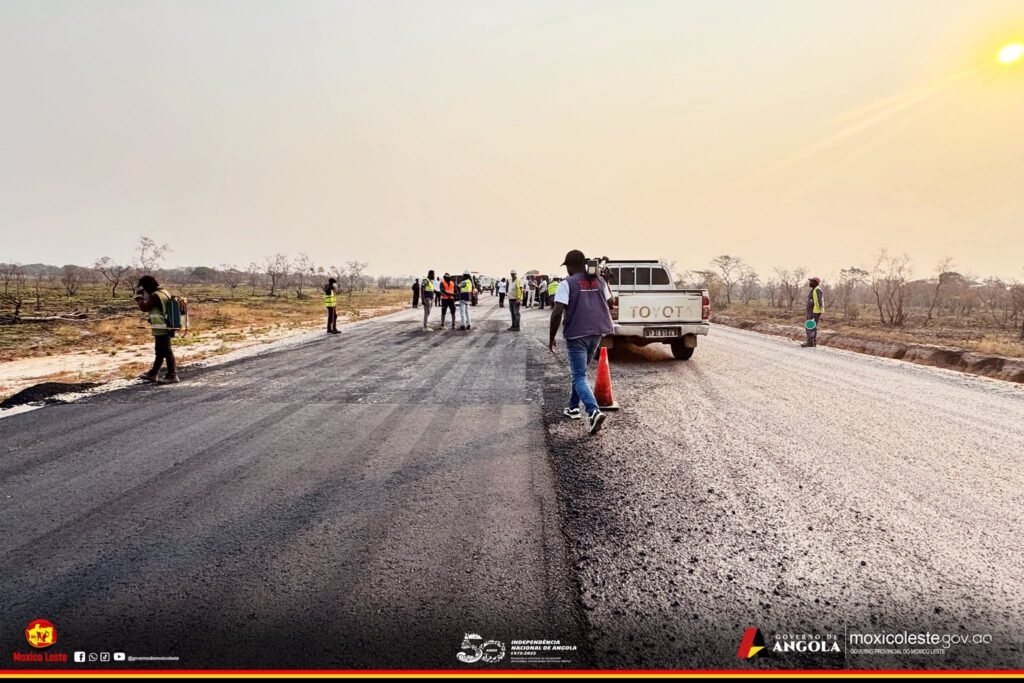 MUNICÍPIOS DO LUAU E DO LUACANO JÁ ESTÃO LIGADOS POR ESTRADA ASFALTADA